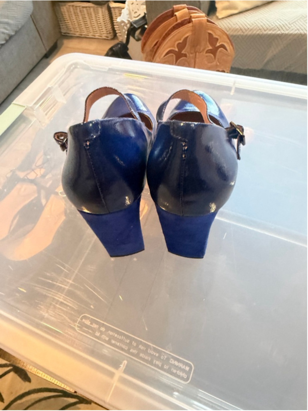 Women's Vince Camuto Blue Patent Leather Mary Jane Heels Size 9 - Picture 4 of 5
